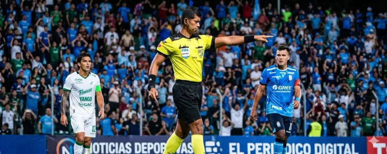 Oriente y Blooming escriben un nuevo capítulo del Clásico Cruceño con Martins y Villarroel como protagonistas